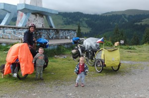cesta s dětským vozíkem přes Rumunsko a Moldávii